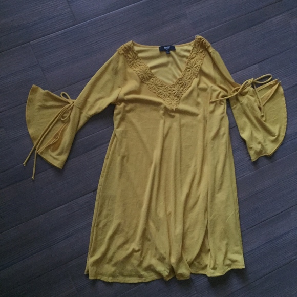 Mustard yellow dress - Picture 1 of 3
